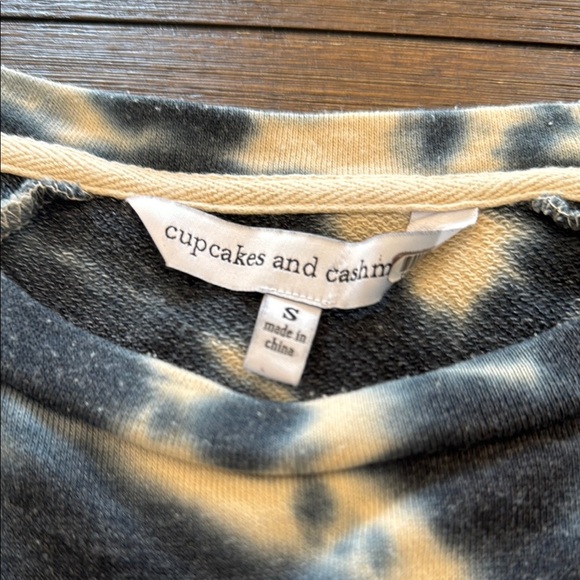 Cupcakes and Cashmere Florrie Tie Dye Sweashirt Size Small - Picture 9 of 10